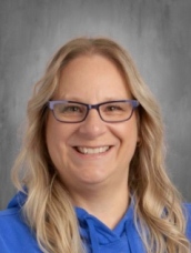 Photo of Lisa Yakemchuk